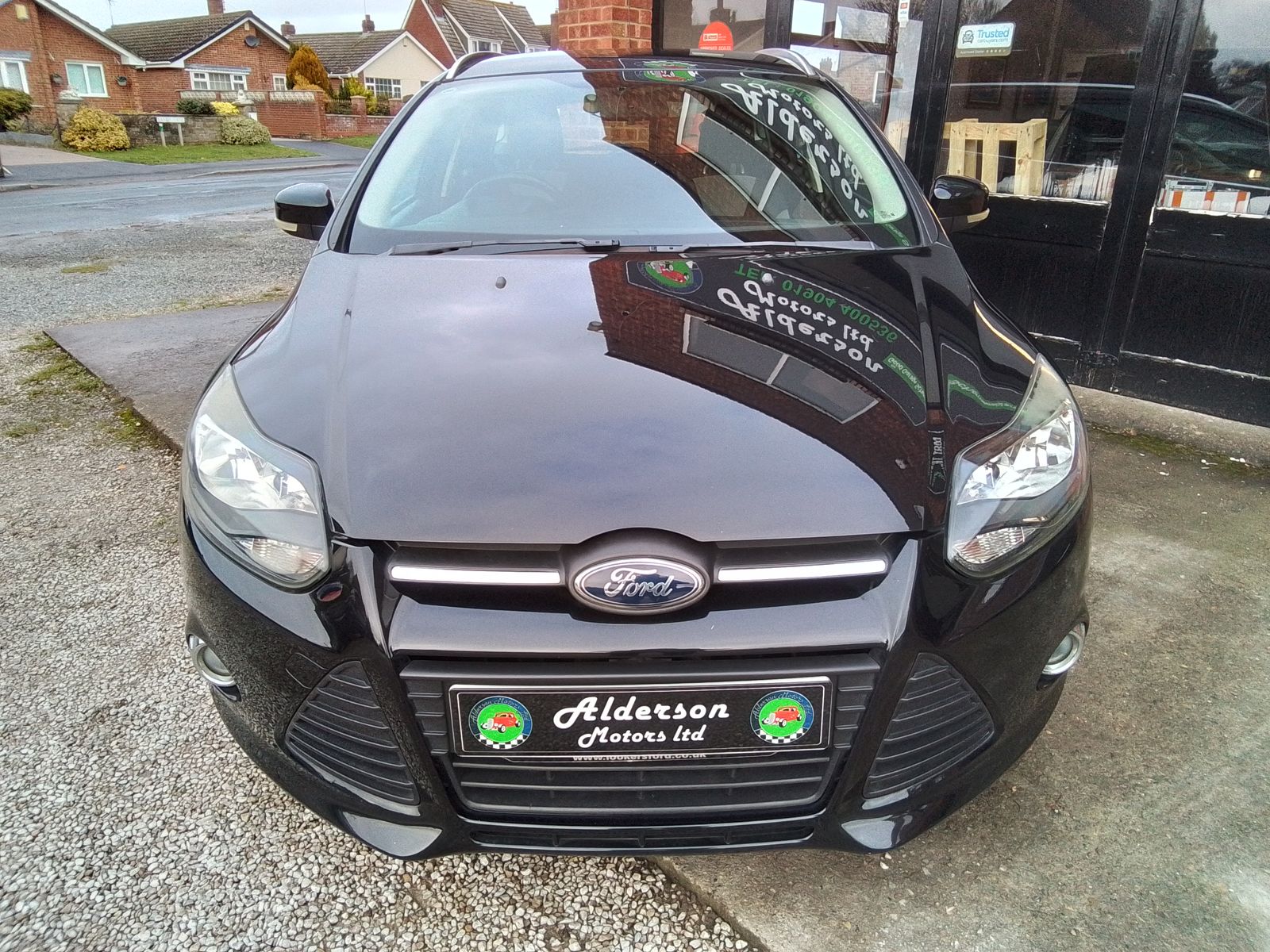 Ford Focus 1.6L Zetec Auto Estate 5dr Petrol Automatic Euro 5 (123 bhp) 5dr Automatic 2025