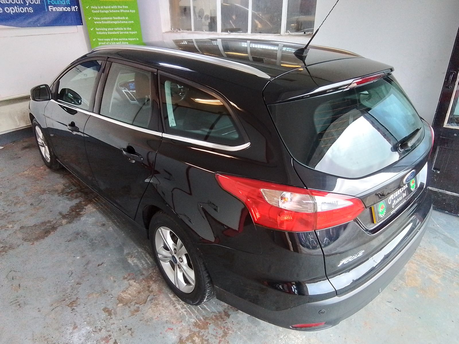 Ford Focus 1.6L Zetec Auto Estate 5dr Petrol Automatic Euro 5 (123 bhp) 5dr Automatic 2025