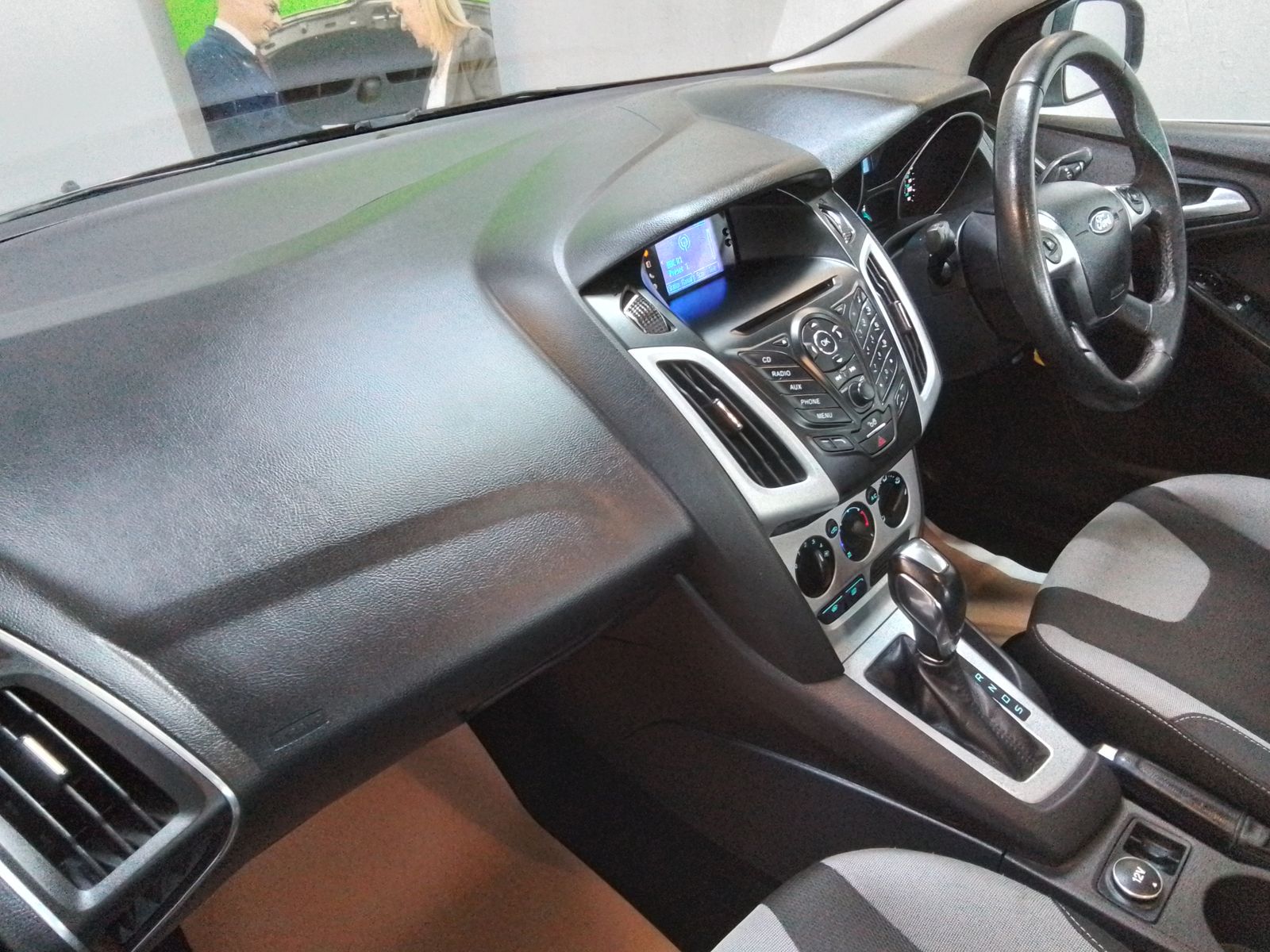 Ford Focus 1.6L Zetec Auto Estate 5dr Petrol Automatic Euro 5 (123 bhp) 5dr Automatic 2025