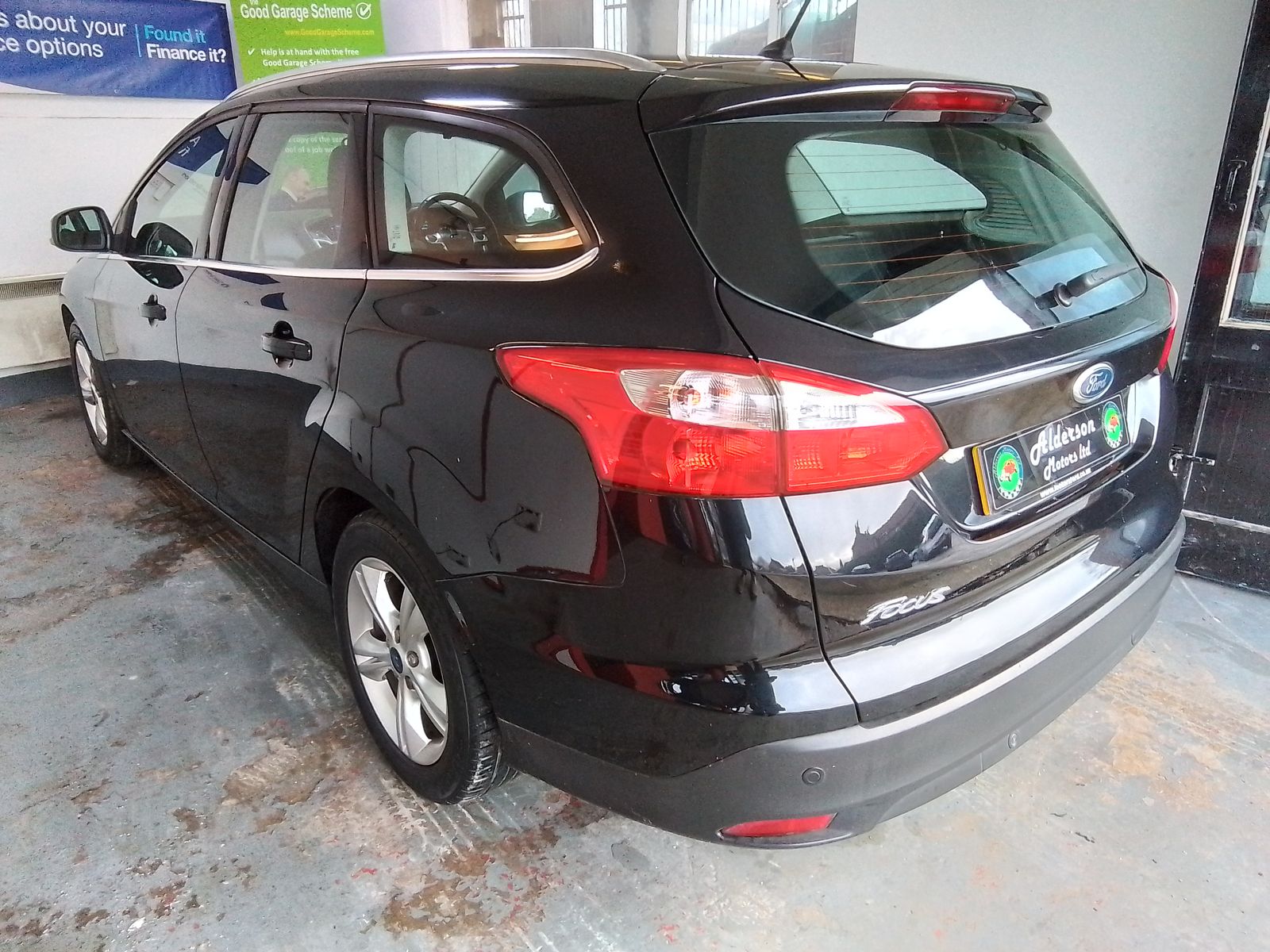 Ford Focus 1.6L Zetec Auto Estate 5dr Petrol Automatic Euro 5 (123 bhp) 5dr Automatic 2025
