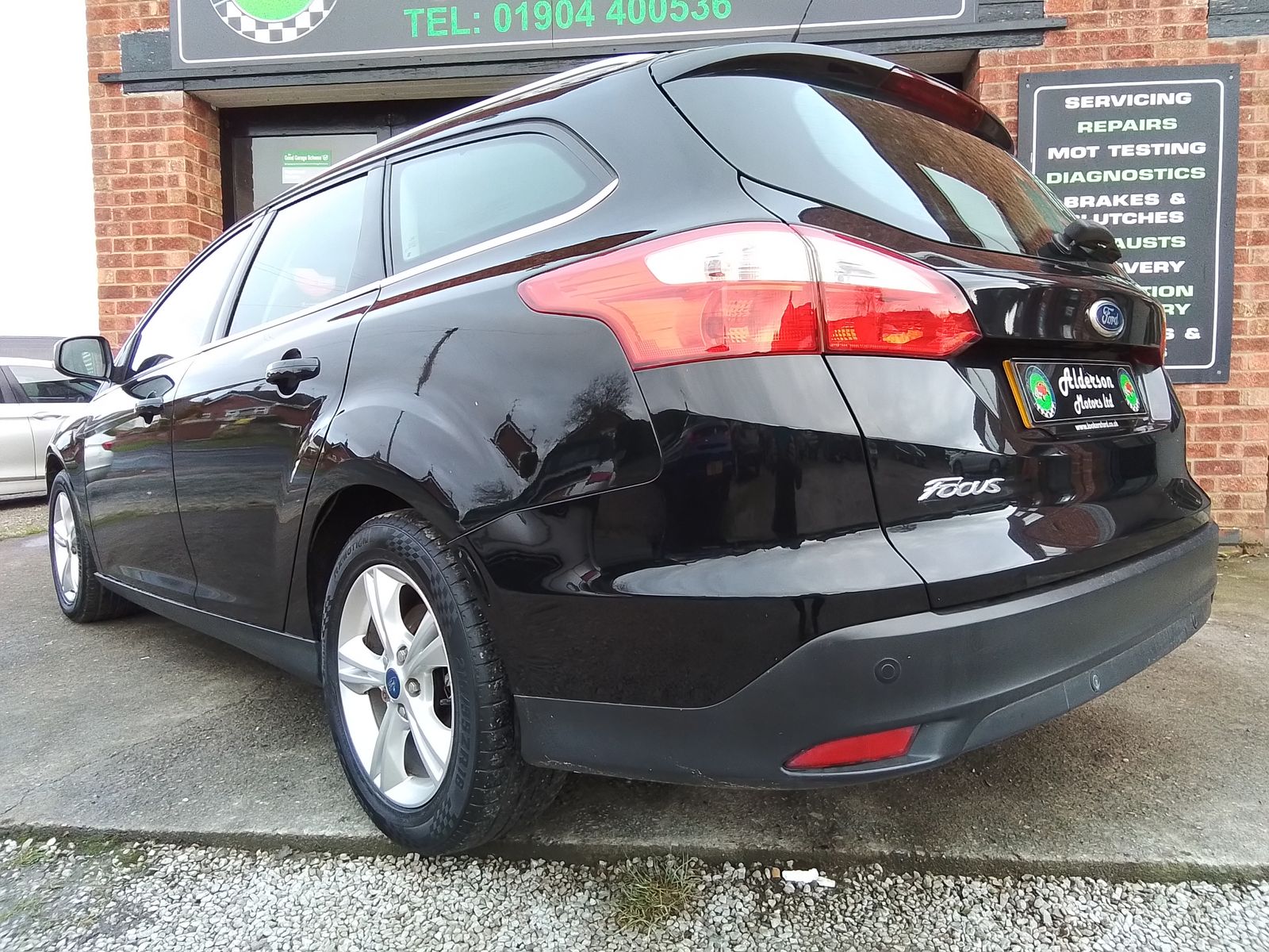 Ford Focus 1.6L Zetec Auto Estate 5dr Petrol Automatic Euro 5 (123 bhp) 5dr Automatic 2025