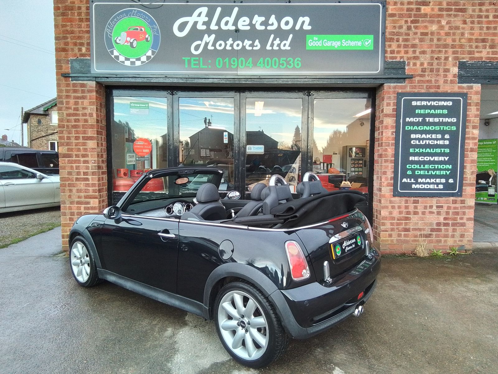 MINI Convertible 1.6L Cooper S Convertible 2dr Petrol Manual Euro 4 (168 bhp) 2dr Manual 2025