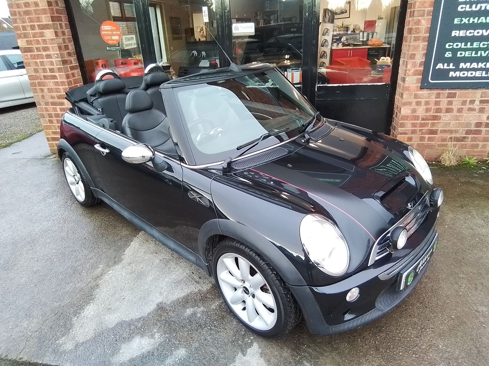 MINI Convertible 1.6L Cooper S Convertible 2dr Petrol Manual Euro 4 (168 bhp) 2dr Manual 2025