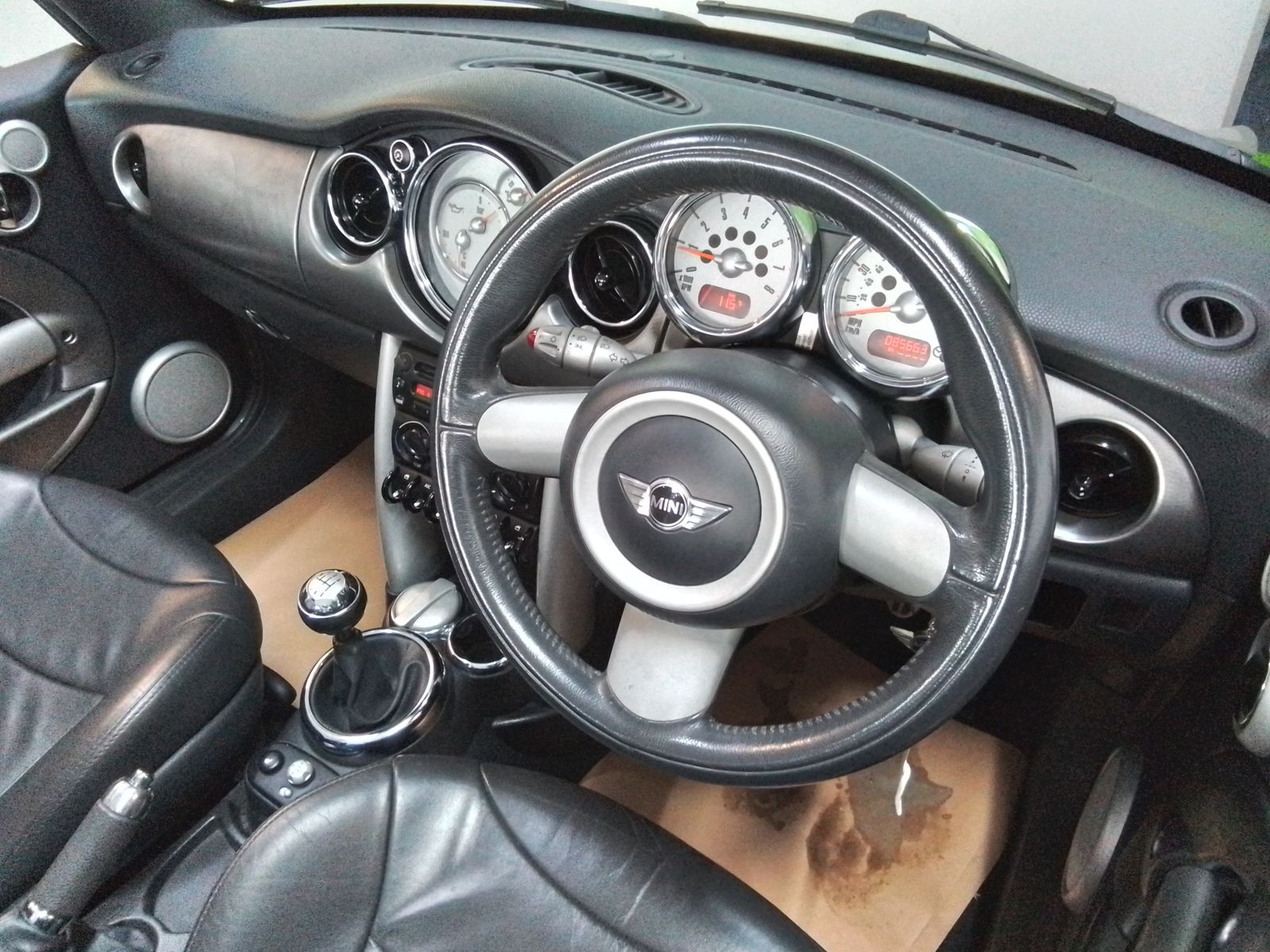 MINI Convertible 1.6L Cooper S Convertible 2dr Petrol Manual Euro 4 (168 bhp) 2dr Manual 2025