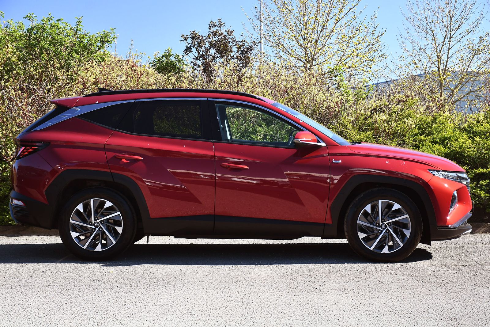 2023 Hyundai Tucson 1.6 T-GDi MHEV Premium SUV 5dr Petrol Hybrid DCT Euro 6 (s/s) (150 ps), exterior view 2