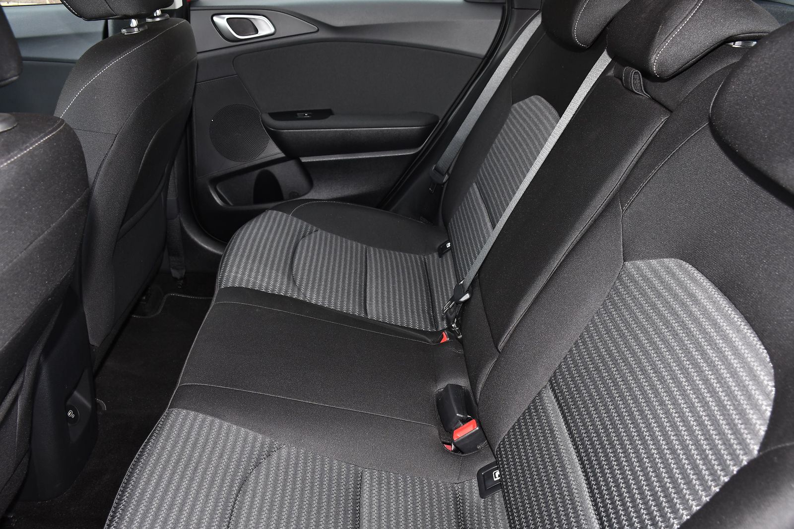 Kia Ceed 1.5 T-GDi 2 Hatchback 5dr Petrol Manual Euro 6 (s/s) Non-ADAP (158 bhp) 5dr Manual 2026