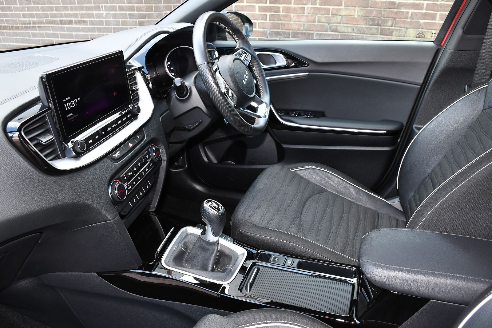 2024 Kia Ceed 1.5 T-GDi GT-Line Hatchback 5dr Petrol Manual Euro 6 (s/s) (158 bhp), exterior view 4
