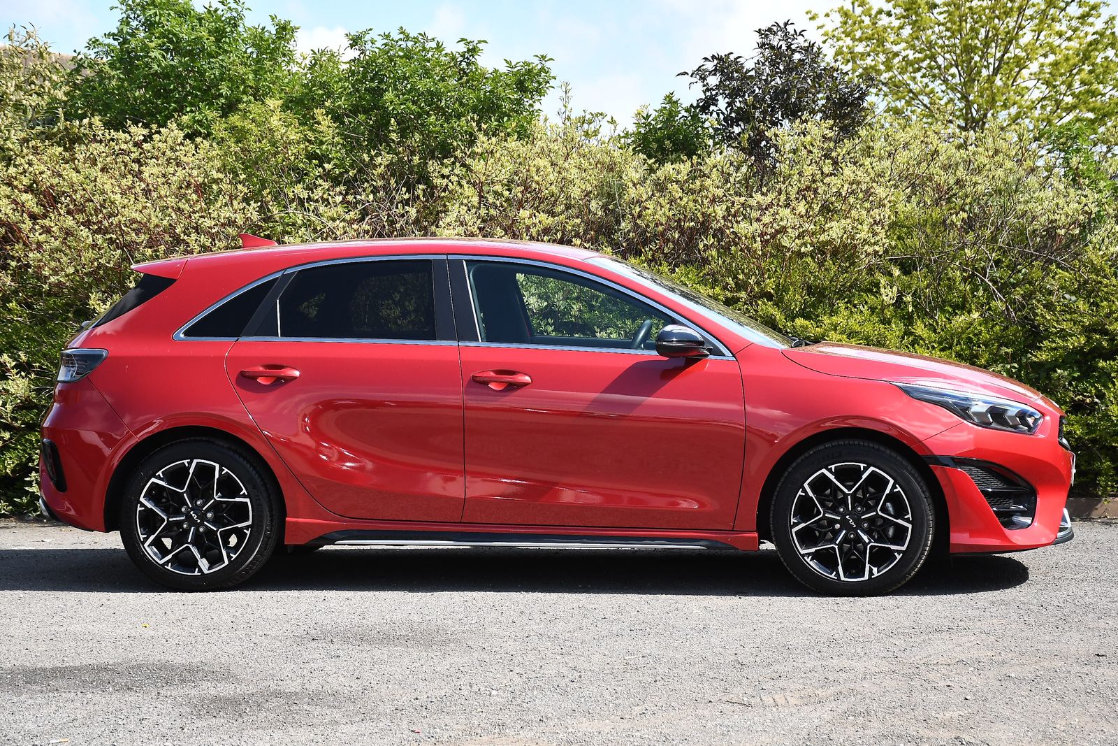 2024 Kia Ceed 1.5 T-GDi GT-Line Hatchback 5dr Petrol Manual Euro 6 (s/s) (158 bhp), exterior view 2