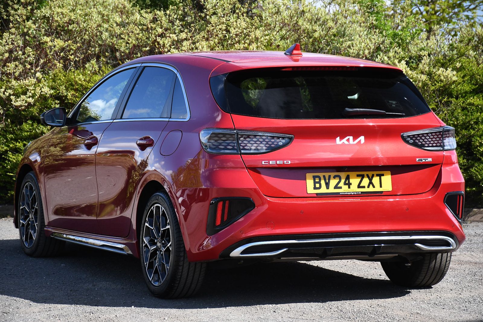 2024 Kia Ceed 1.5 T-GDi GT-Line Hatchback 5dr Petrol Manual Euro 6 (s/s) (158 bhp), exterior view 3