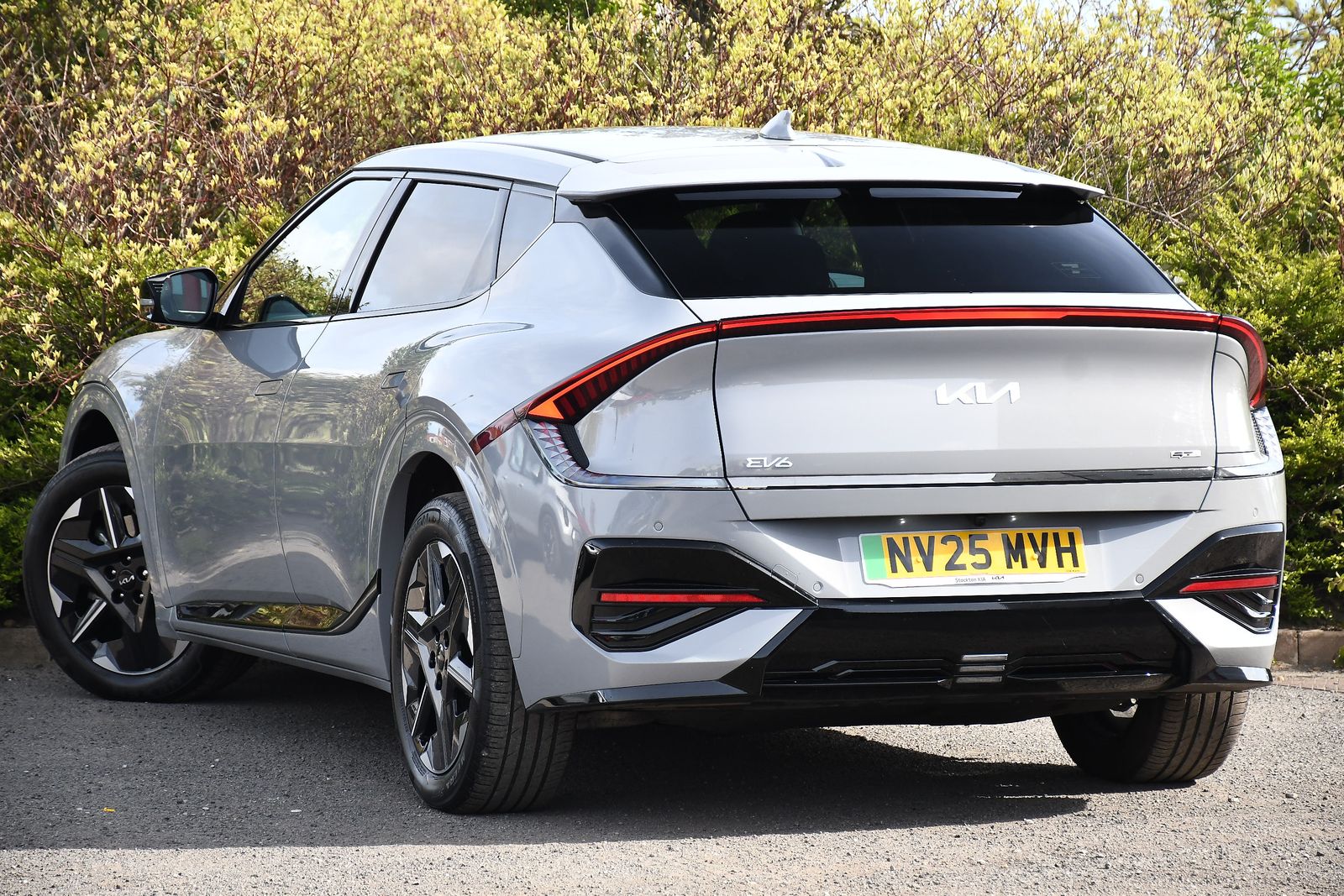 2025 Kia EV6 84kWh GT-Line Hatchback 5dr Electric Auto AWD (320 bhp), exterior view 3