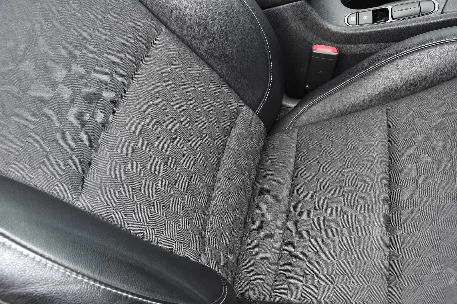 Kia Niro 1.6 GDi 2 SUV 5dr Petrol Hybrid DCT Euro 6 (s/s) (139 bhp) 5dr Automatic 2025