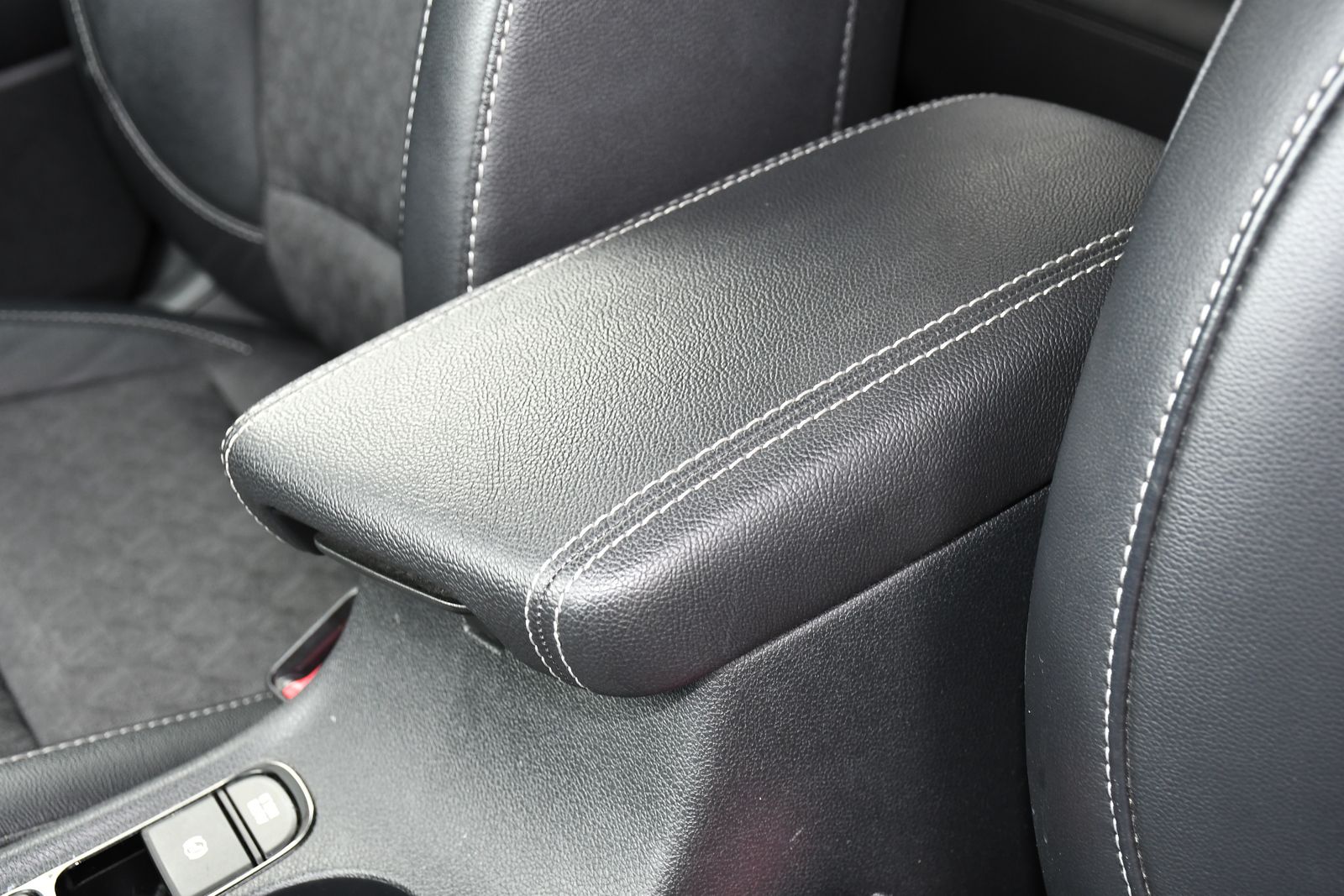 Kia Niro 1.6 GDi 2 SUV 5dr Petrol Hybrid DCT Euro 6 (s/s) (139 bhp) 5dr Automatic 2025