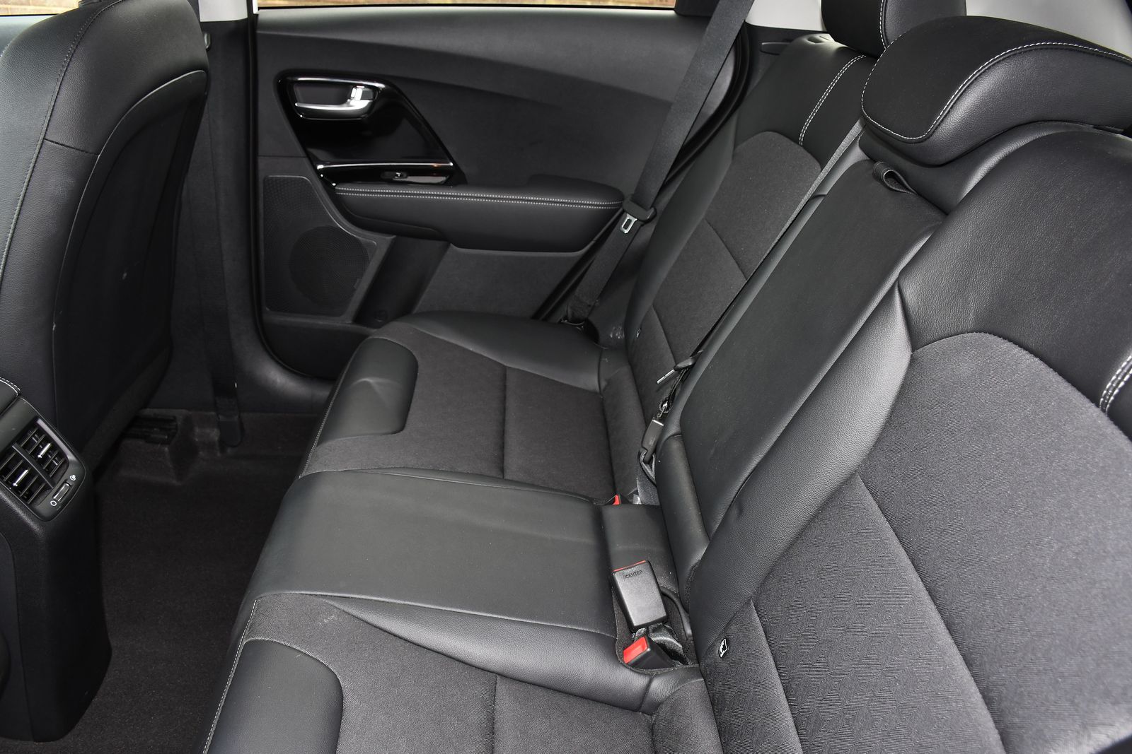 Kia Niro 1.6 GDi 2 SUV 5dr Petrol Hybrid DCT Euro 6 (s/s) (139 bhp) 5dr Automatic 2025