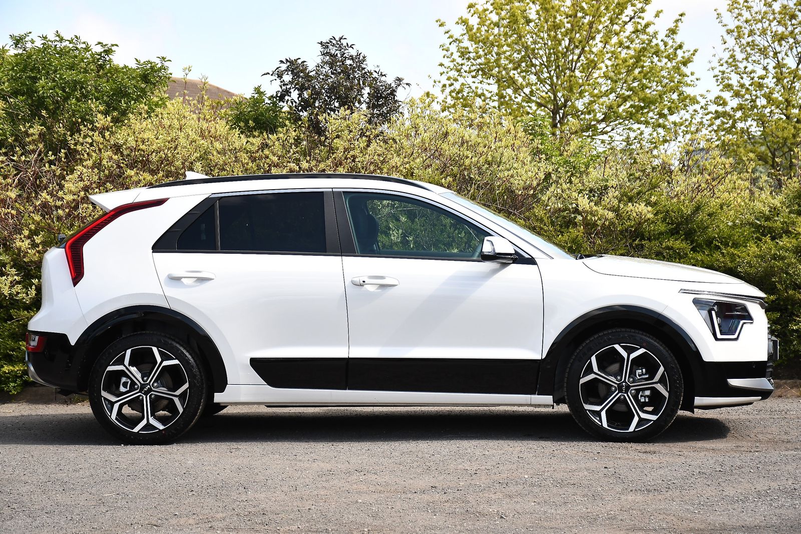 2025 Kia Niro 1.6h GDi 3 SUV 5dr Petrol Hybrid DCT Euro 6 (s/s) (127 bhp), exterior view 2