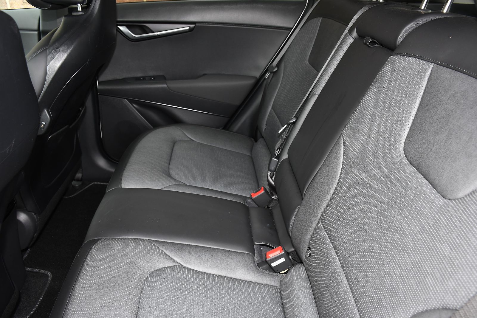 Kia Niro 64.8kWh 4 SUV 5dr Electric Auto (201 bhp) 5dr Automatic 2025