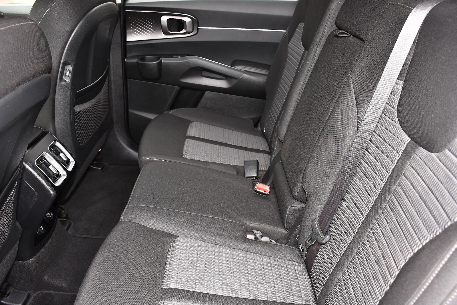 Kia Sorento 1.6 h T-GDi 2 SUV 5dr Petrol Hybrid Auto AWD Euro 6 (s/s) (226 bhp) 5dr Automatic 2026