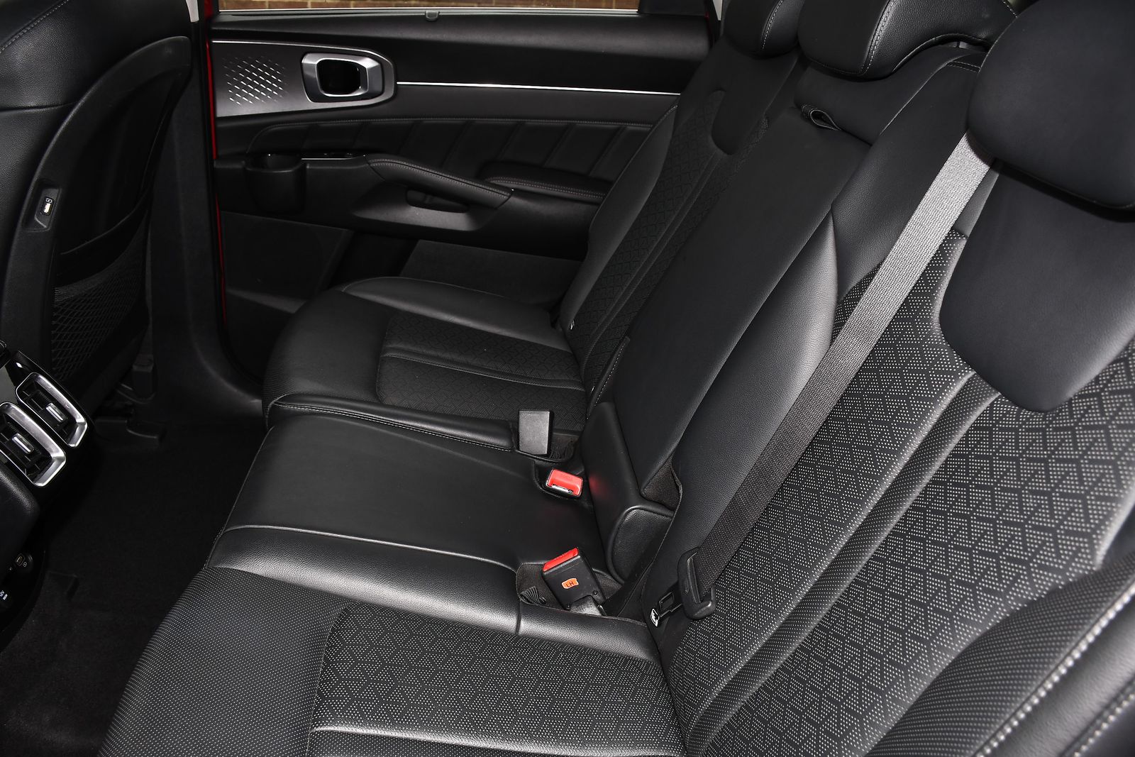 Kia Sorento 1.6 h T-GDi 3 SUV 5dr Petrol Hybrid Auto AWD Euro 6 (s/s) (226 bhp) 5dr Automatic 2025