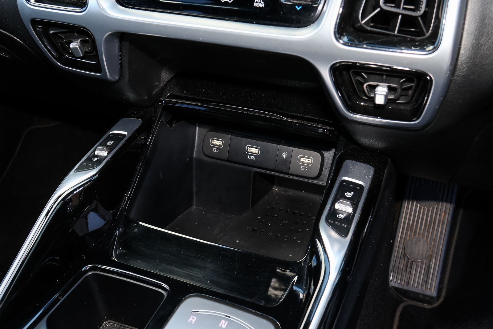 Kia Sorento 1.6 h T-GDi 4 SUV 5dr Petrol Hybrid Auto AWD Euro 6 (s/s) (226 bhp) 5dr Automatic 2025