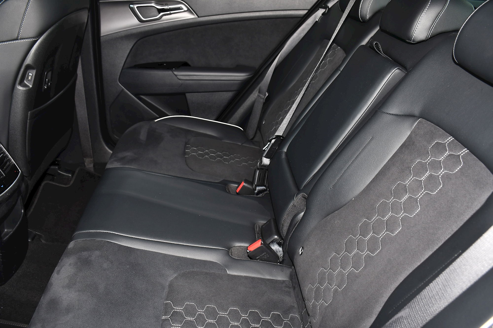 Kia Sportage 1.6 h T-GDi GT-Line SUV 5dr Petrol Hybrid Auto Euro 6 (s/s) (226 bhp) 5dr Automatic 2026