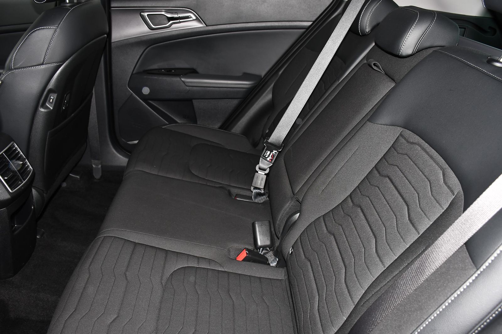 Kia Sportage 1.6 CRDi MHEV 4 SUV 5dr Diesel Hybrid DCT AWD Euro 6 (s/s) (134 bhp) 5dr Automatic 2025