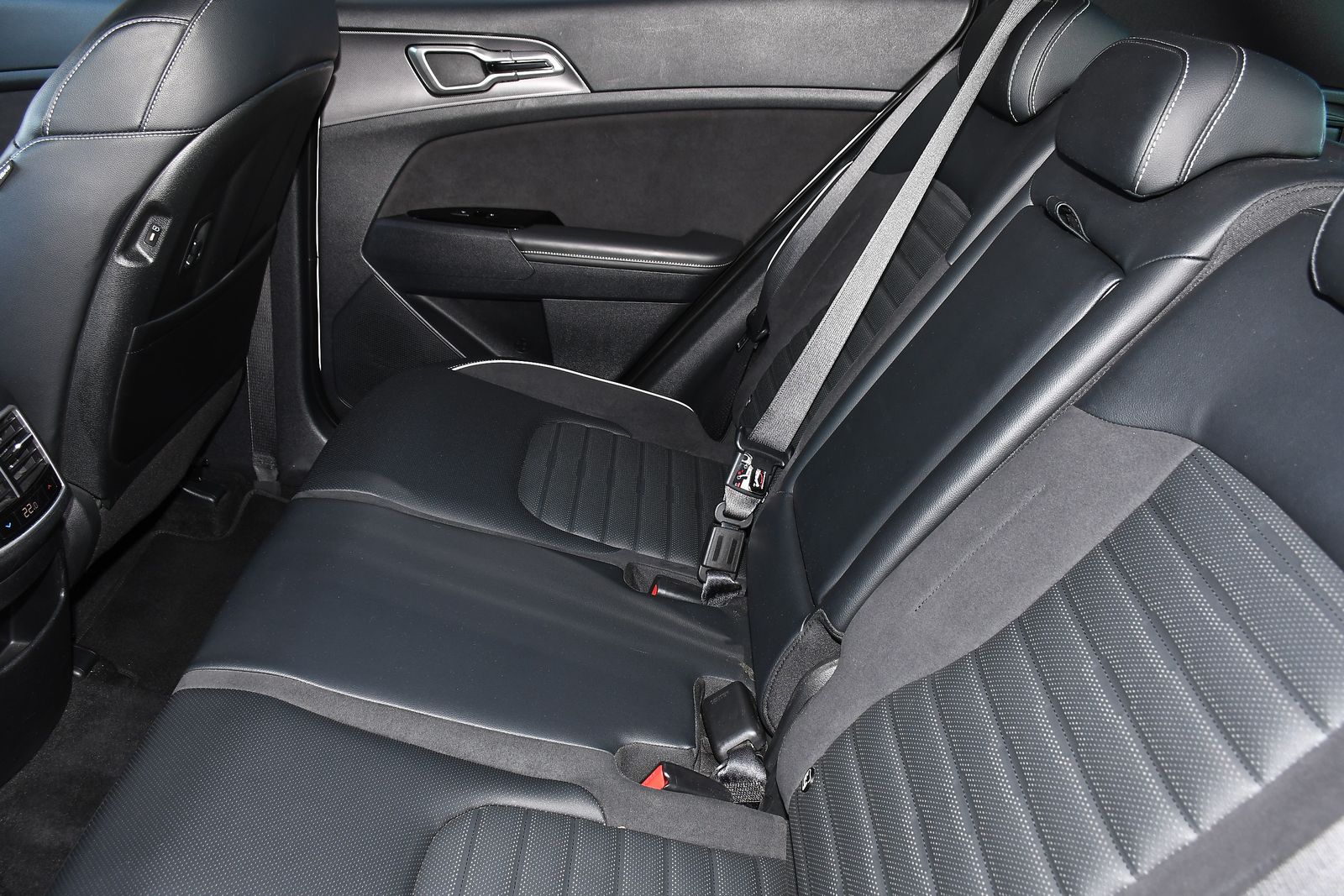 Kia Sportage 1.6 h T-GDi GT-Line S SUV 5dr Petrol Hybrid Auto AWD Euro 6 (s/s) (226 bhp) 5dr Automatic 2026