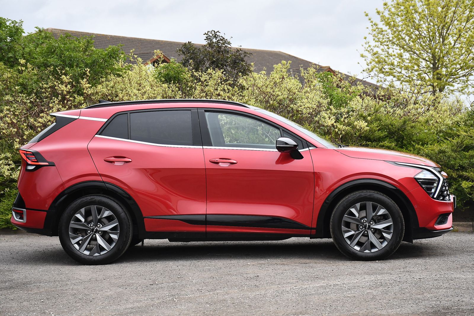 2024 Kia Sportage 1.6 h T-GDi GT-Line S SUV 5dr Petrol Hybrid Auto Euro 6 (s/s) (226 bhp), exterior view 2