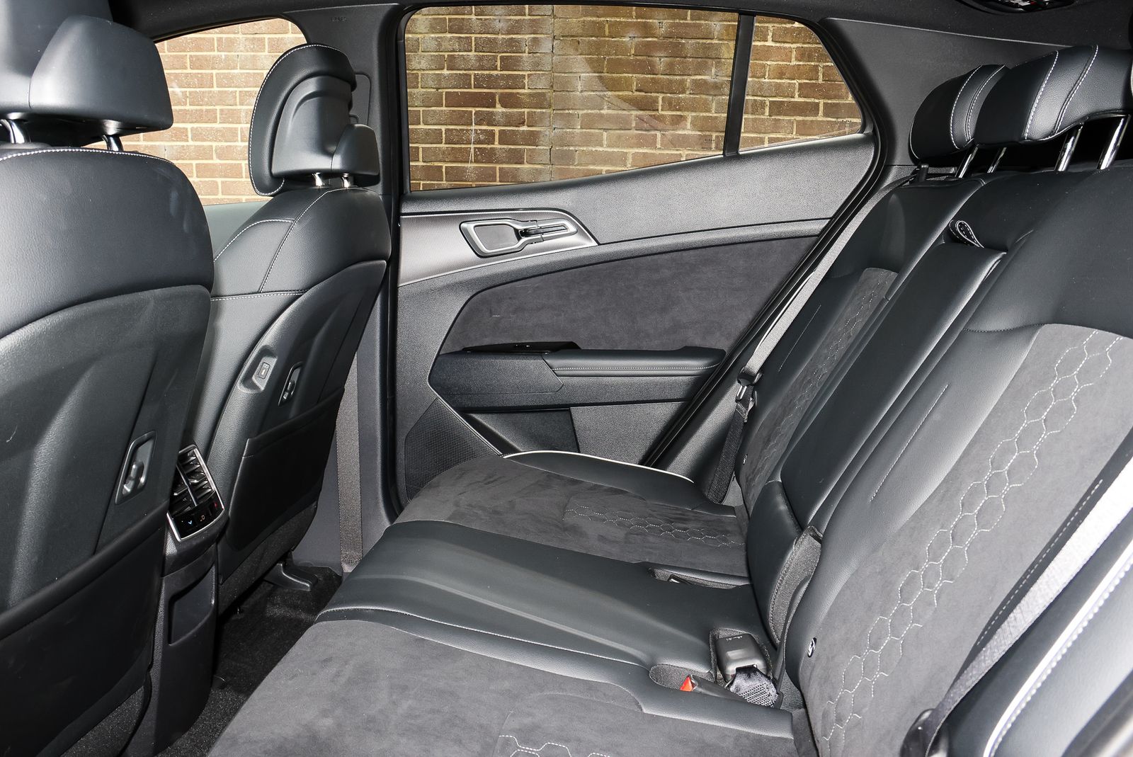 Kia Sportage 1.6 h T-GDi GT-Line SUV 5dr Petrol Hybrid Auto Euro 6 (s/s) (207 bhp) 5dr Automatic 2025