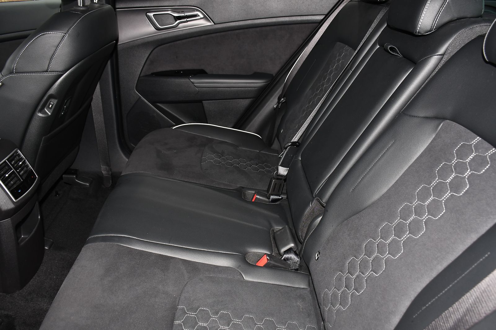 Kia Sportage 1.6 h T-GDi GT-Line SUV 5dr Petrol Hybrid Auto Euro 6 (s/s) (207 bhp) 5dr Automatic 2025