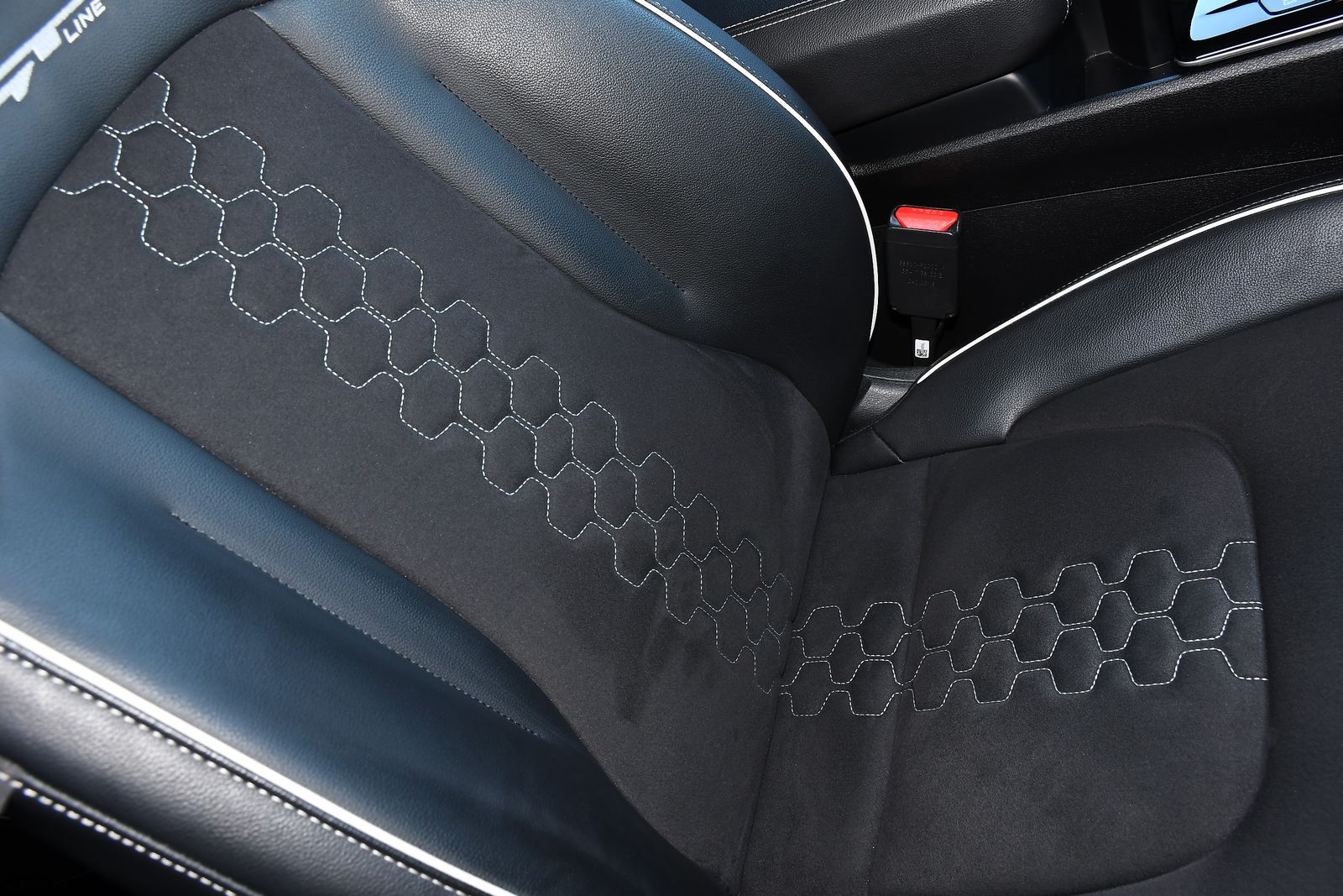 Kia Sportage 1.6 h T-GDi GT-Line SUV 5dr Petrol Hybrid Auto Euro 6 (s/s) (226 bhp) 5dr Automatic 2026