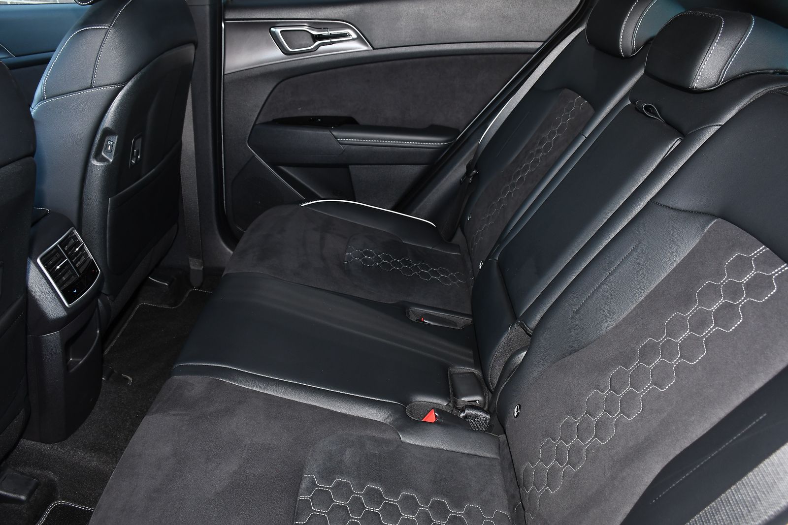 Kia Sportage 1.6 h T-GDi GT-Line SUV 5dr Petrol Hybrid Auto Euro 6 (s/s) (226 bhp) 5dr Automatic 2026