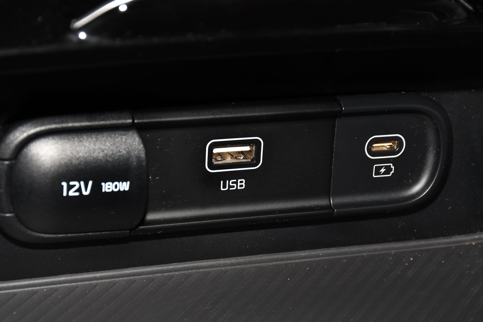 Kia Sportage 1.6 h T-GDi Shadow SUV 5dr Petrol Hybrid Auto Euro 6 (s/s) (207 bhp) 5dr Automatic 2026