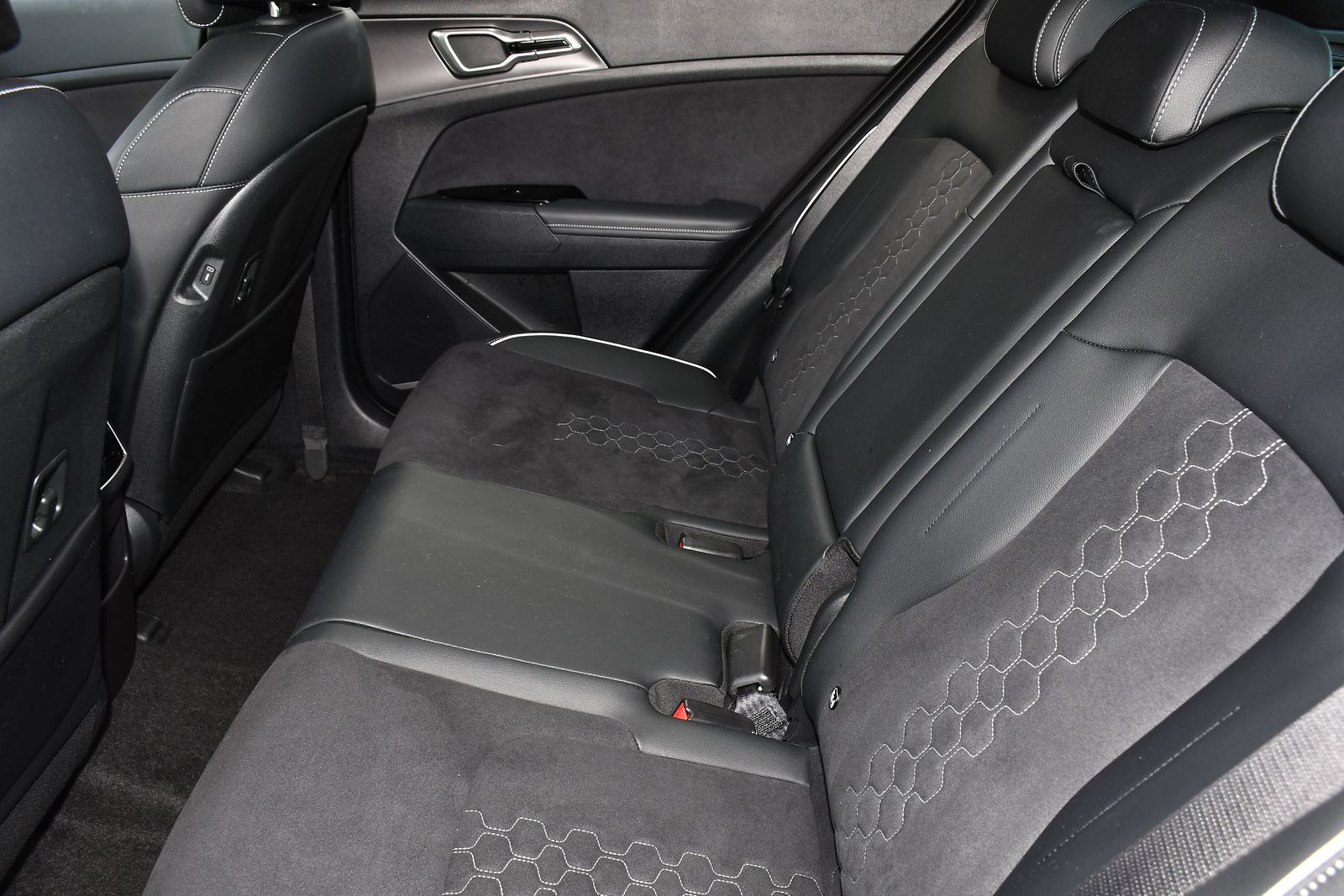 Kia Sportage 1.6 T-GDi 13.8kWh GT-Line SUV 5dr Petrol Plug-in Hybrid Auto AWD Euro 6 (s/s) (261 bhp) 5dr Automatic 2025