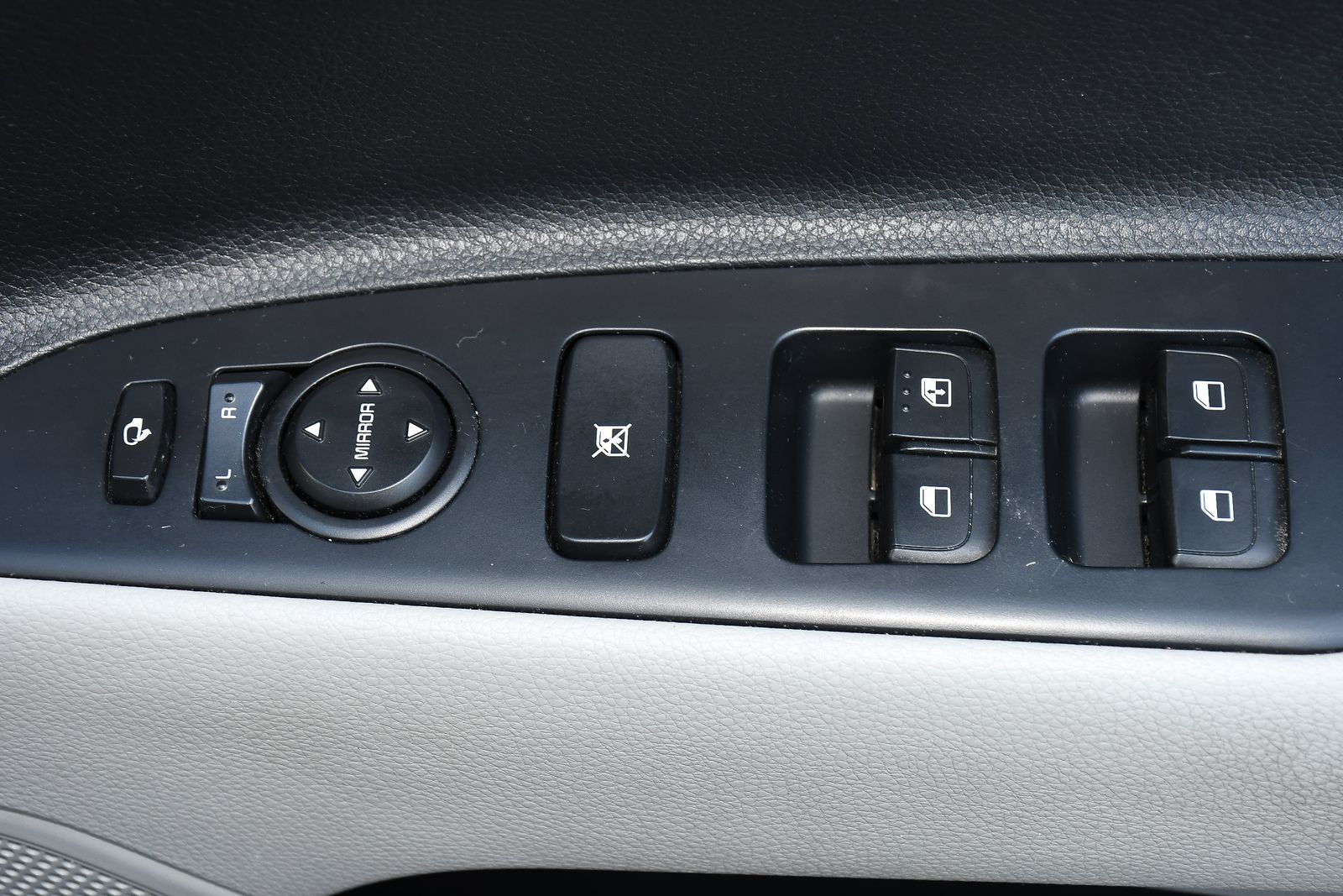 Kia Stonic 1.0 T-GDi 4 SUV 5dr Petrol DCT Euro 6 (s/s) (118 bhp) 5dr Automatic 2025