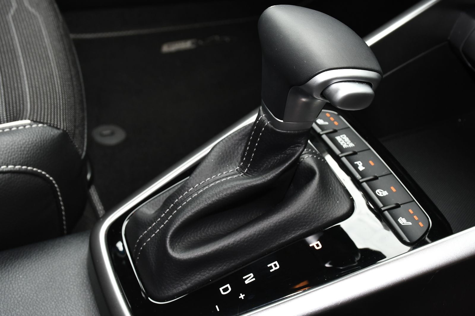 Kia Stonic 1.0 T-GDi MHEV GT-Line S SUV 5dr Petrol Hybrid DCT Euro 6 (s/s) (118 bhp) 5dr Automatic 2025