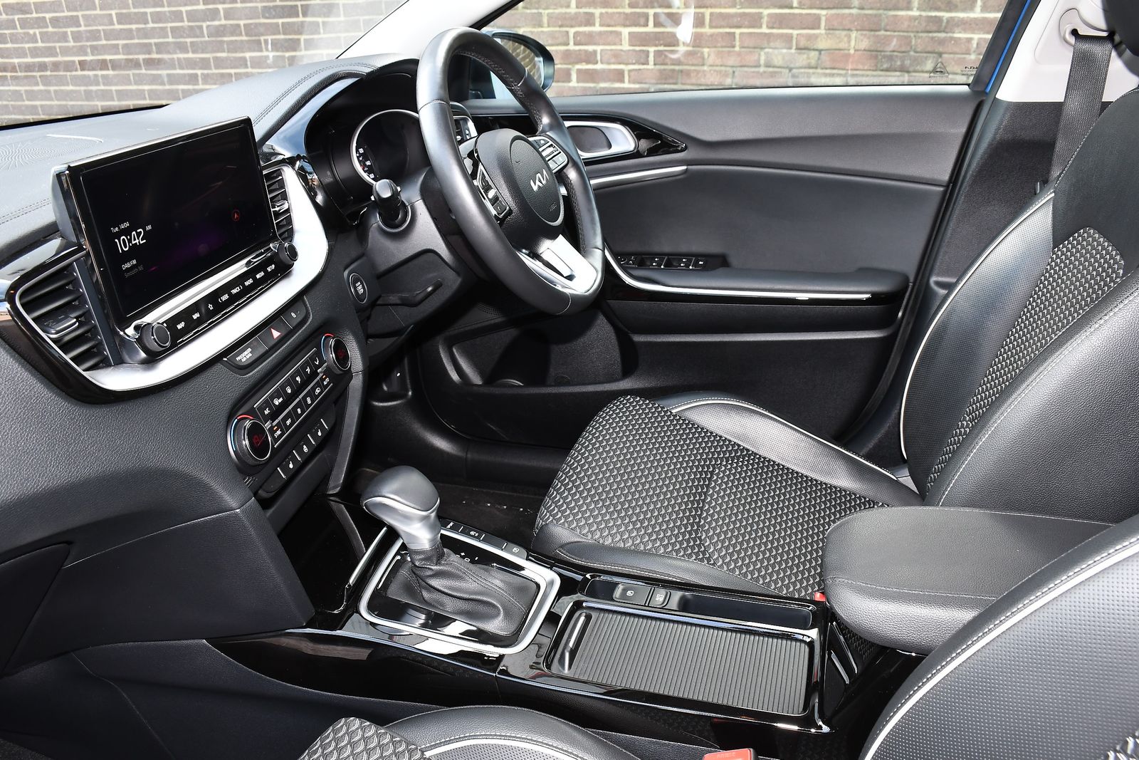 2024 Kia XCeed 1.5 T-GDi 3 SUV 5dr Petrol DCT Euro 6 (s/s) (138 bhp), exterior view 4