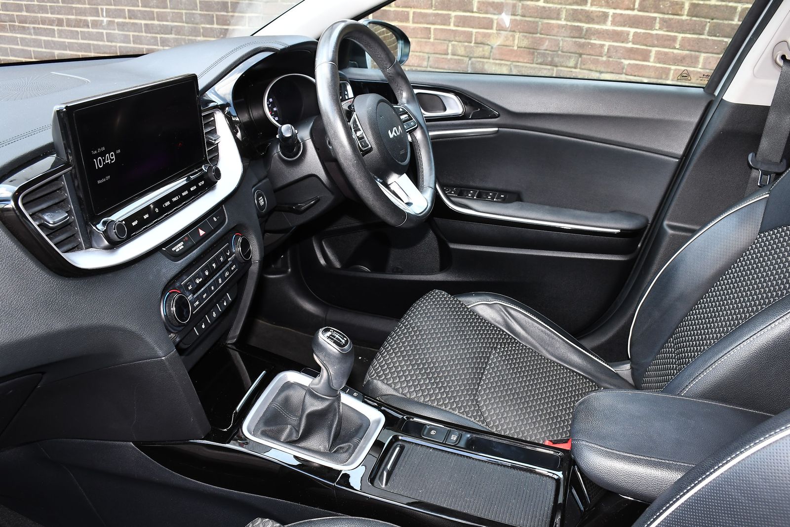 2023 Kia XCeed 1.5 T-GDi 3 SUV 5dr Petrol Manual Euro 6 (s/s) (158 bhp), exterior view 4