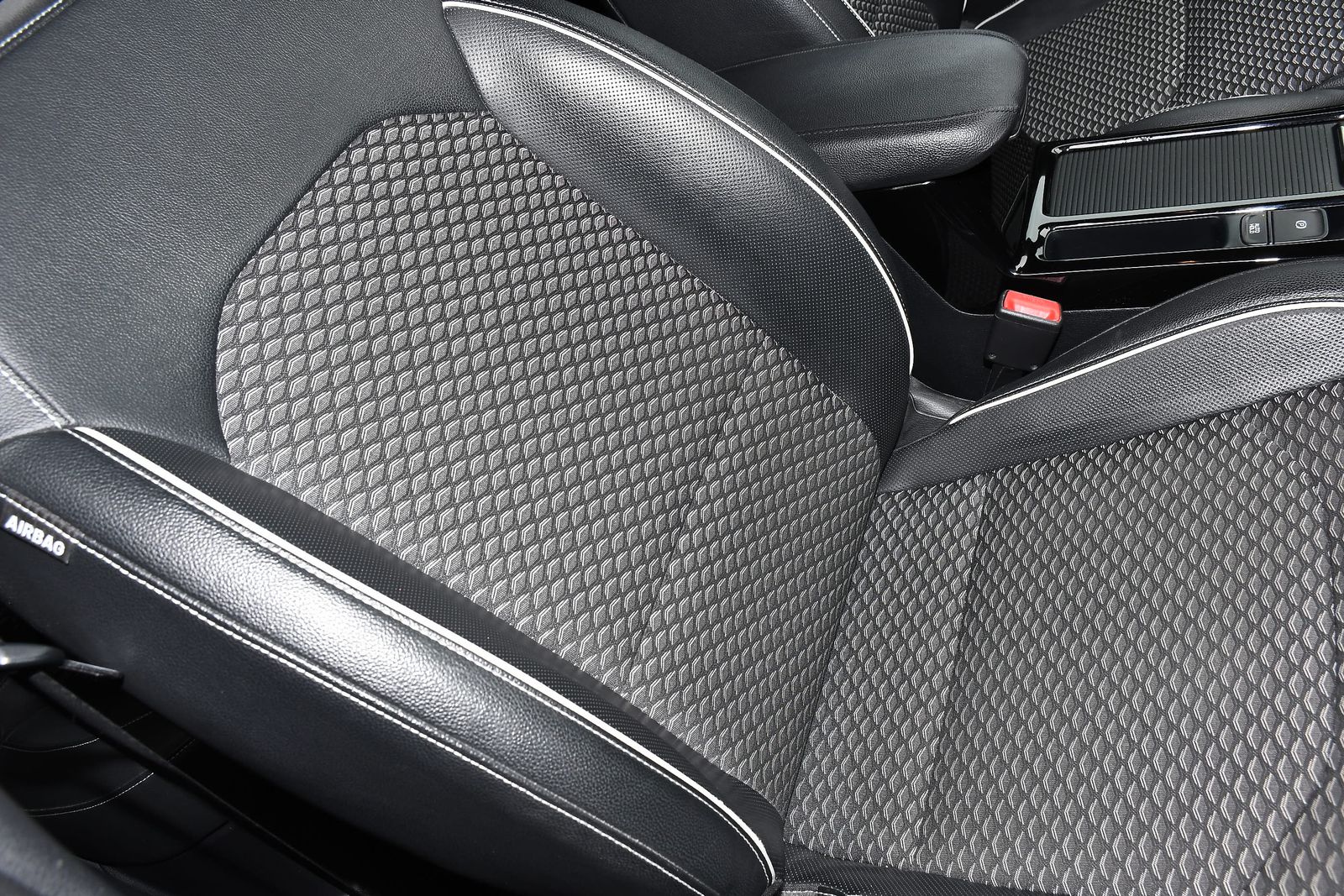 Kia XCeed 1.6 GDi 8.9kWh 3 SUV 5dr Petrol Plug-in Hybrid DCT Euro 6 (s/s) (139 bhp) 5dr Automatic 2025