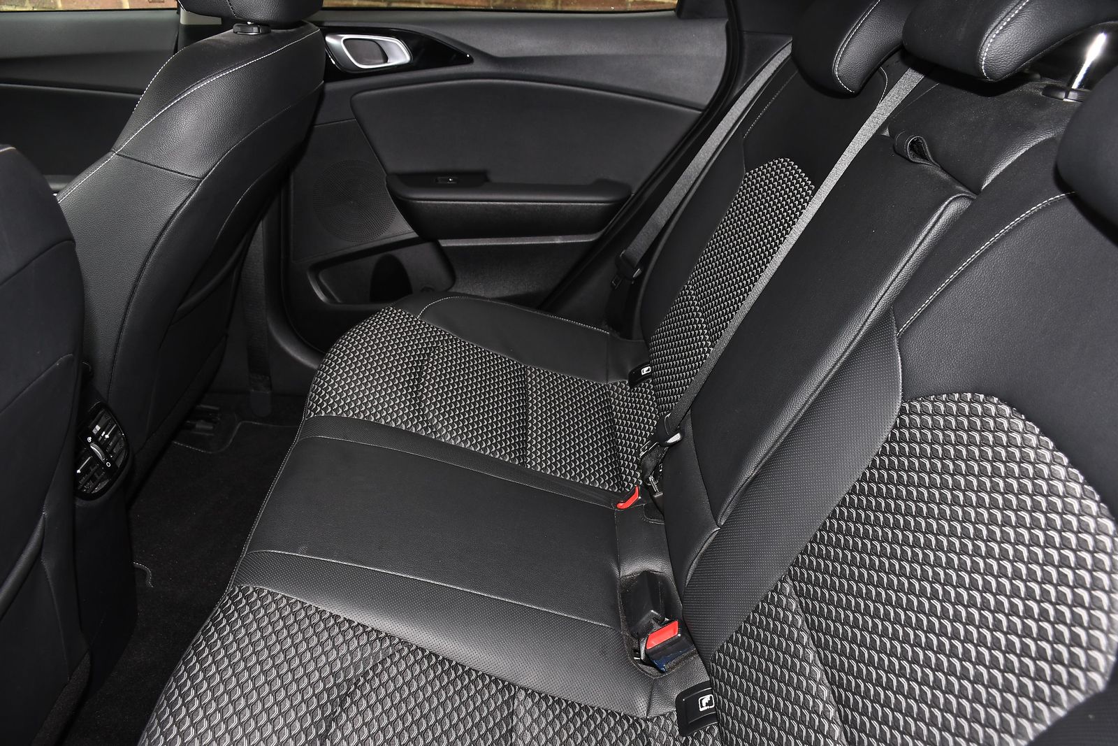 Kia XCeed 1.6 GDi 8.9kWh 3 SUV 5dr Petrol Plug-in Hybrid DCT Euro 6 (s/s) (139 bhp) 5dr Automatic 2025