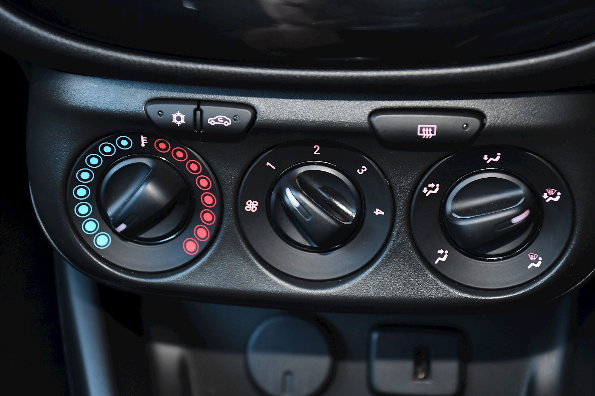 Vauxhall Corsa 1.4i ecoTEC SRi Nav Hatchback 5dr Petrol Manual Euro 6 (90 ps) 5dr Manual 2025