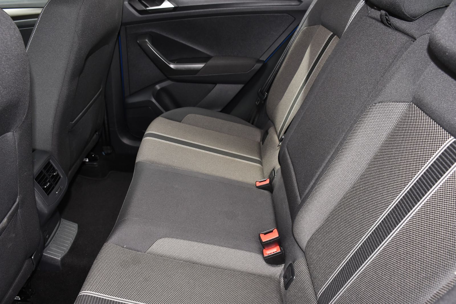 Volkswagen T-Roc 1.6 TDI SE SUV 5dr Diesel Manual Euro 6 (s/s) (115 ps) 5dr Manual 2026