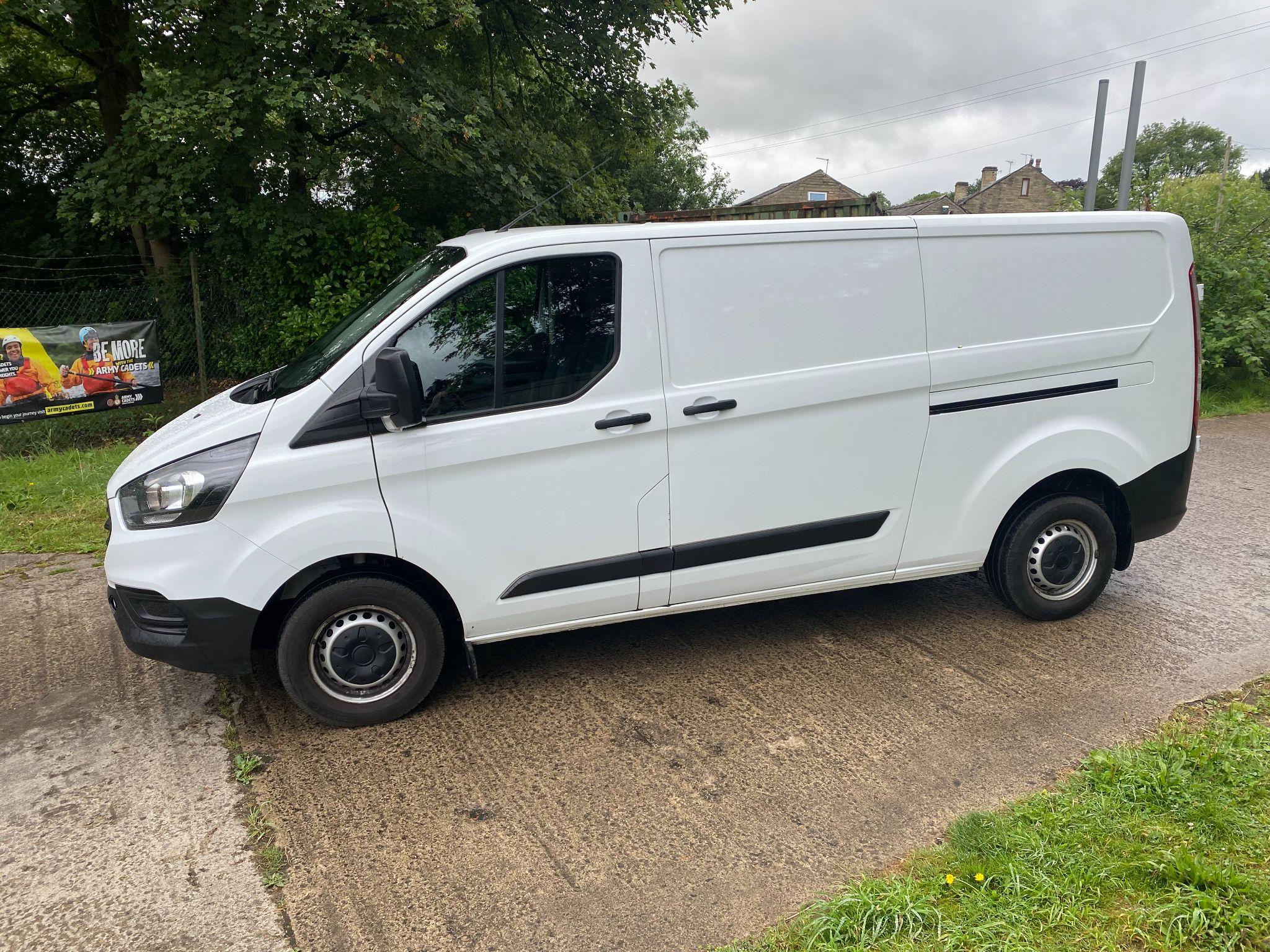 Ford Transit Custom 2.0 300 EcoBlue Leader L2 H1 Euro 6 (s/s) 5dr 5dr Manual 2025