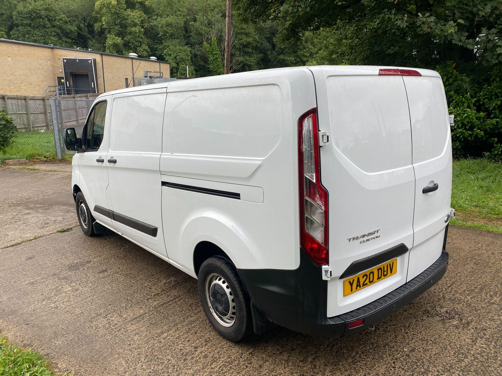 Ford Transit Custom 2.0 300 EcoBlue Leader L2 H1 Euro 6 (s/s) 5dr 5dr Manual 2025