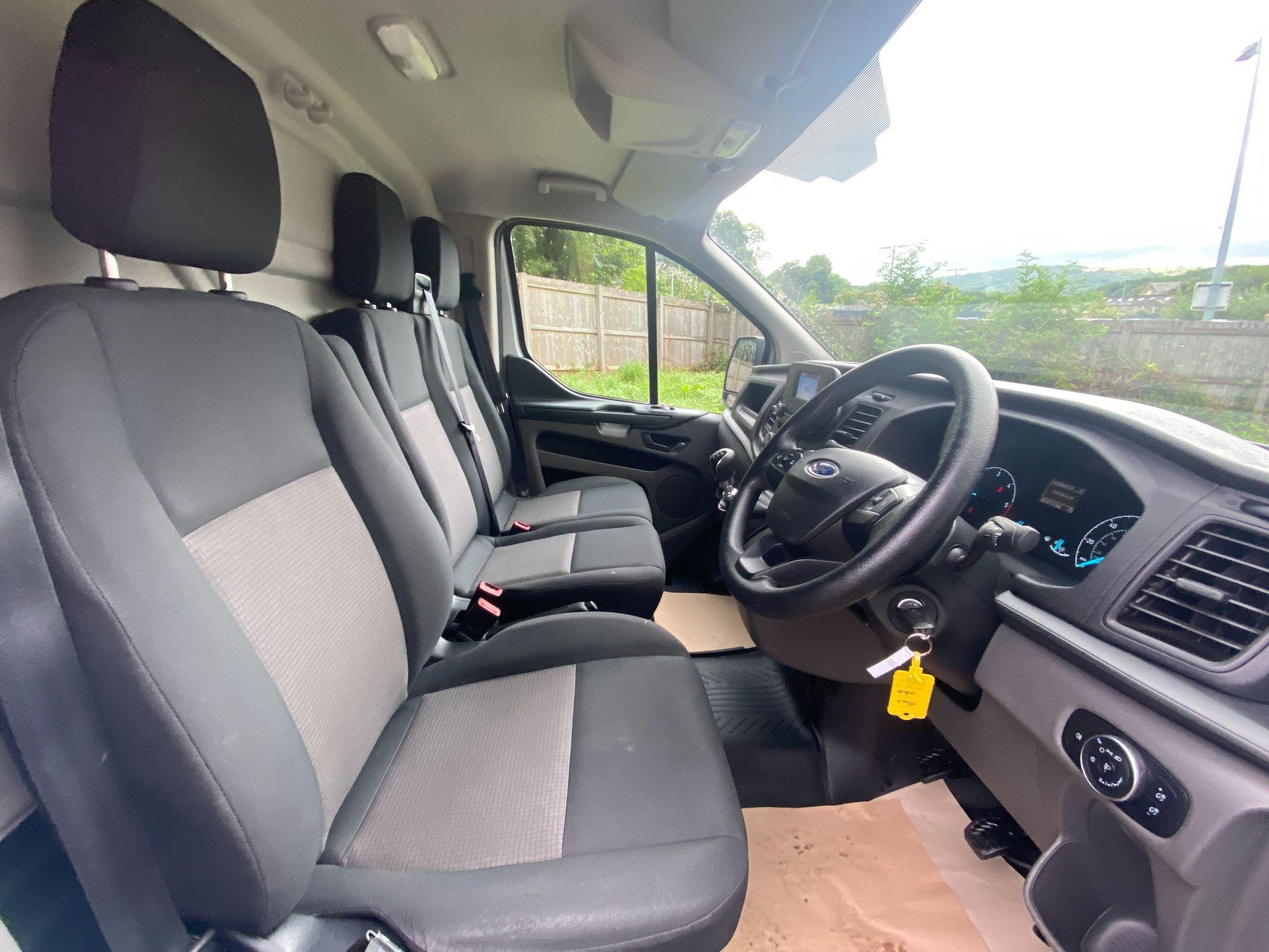 Ford Transit Custom 2.0 300 EcoBlue Leader L2 H1 Euro 6 (s/s) 5dr 5dr Manual 2025