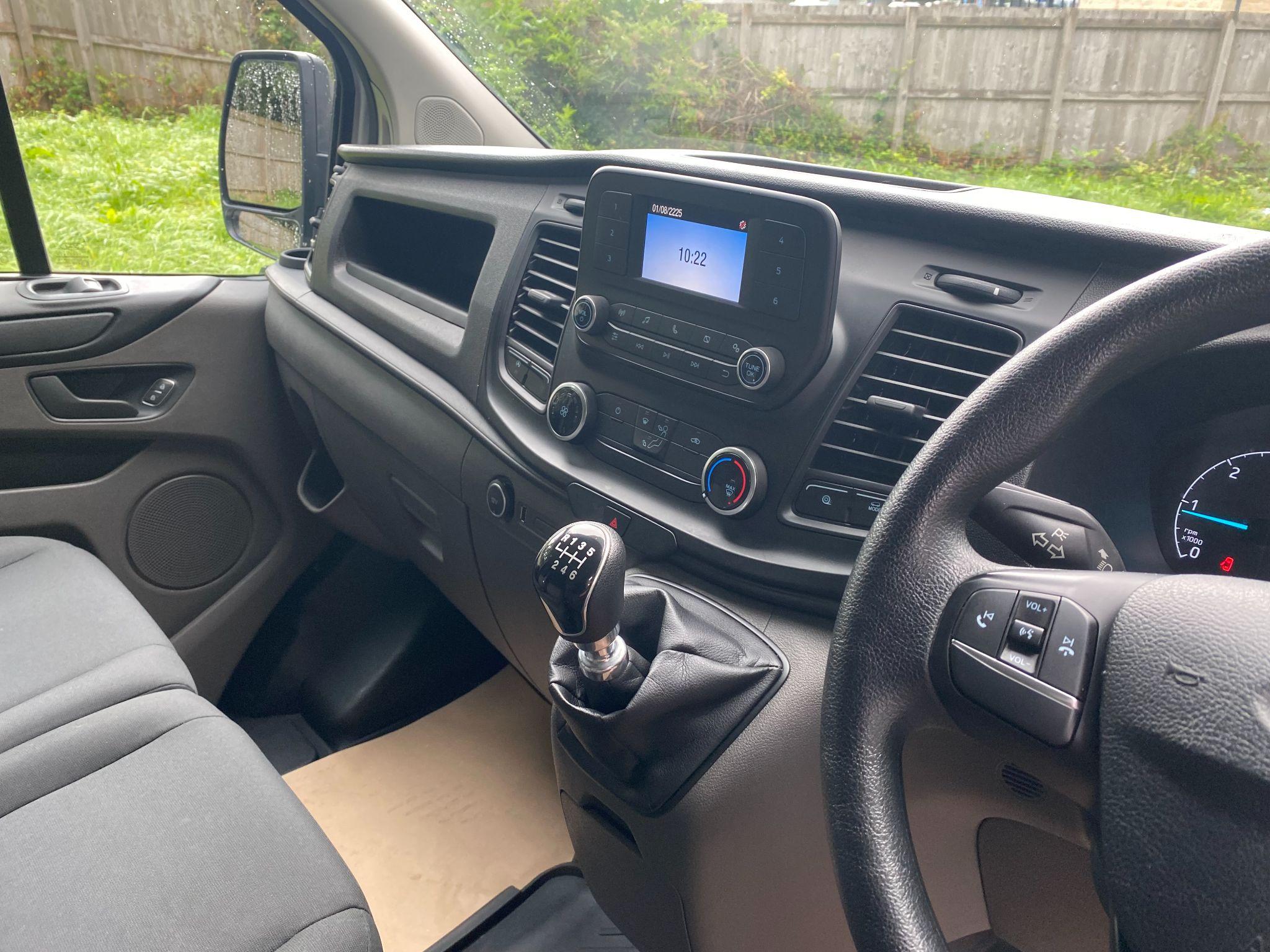 Ford Transit Custom 2.0 300 EcoBlue Leader L2 H1 Euro 6 (s/s) 5dr 5dr Manual 2025