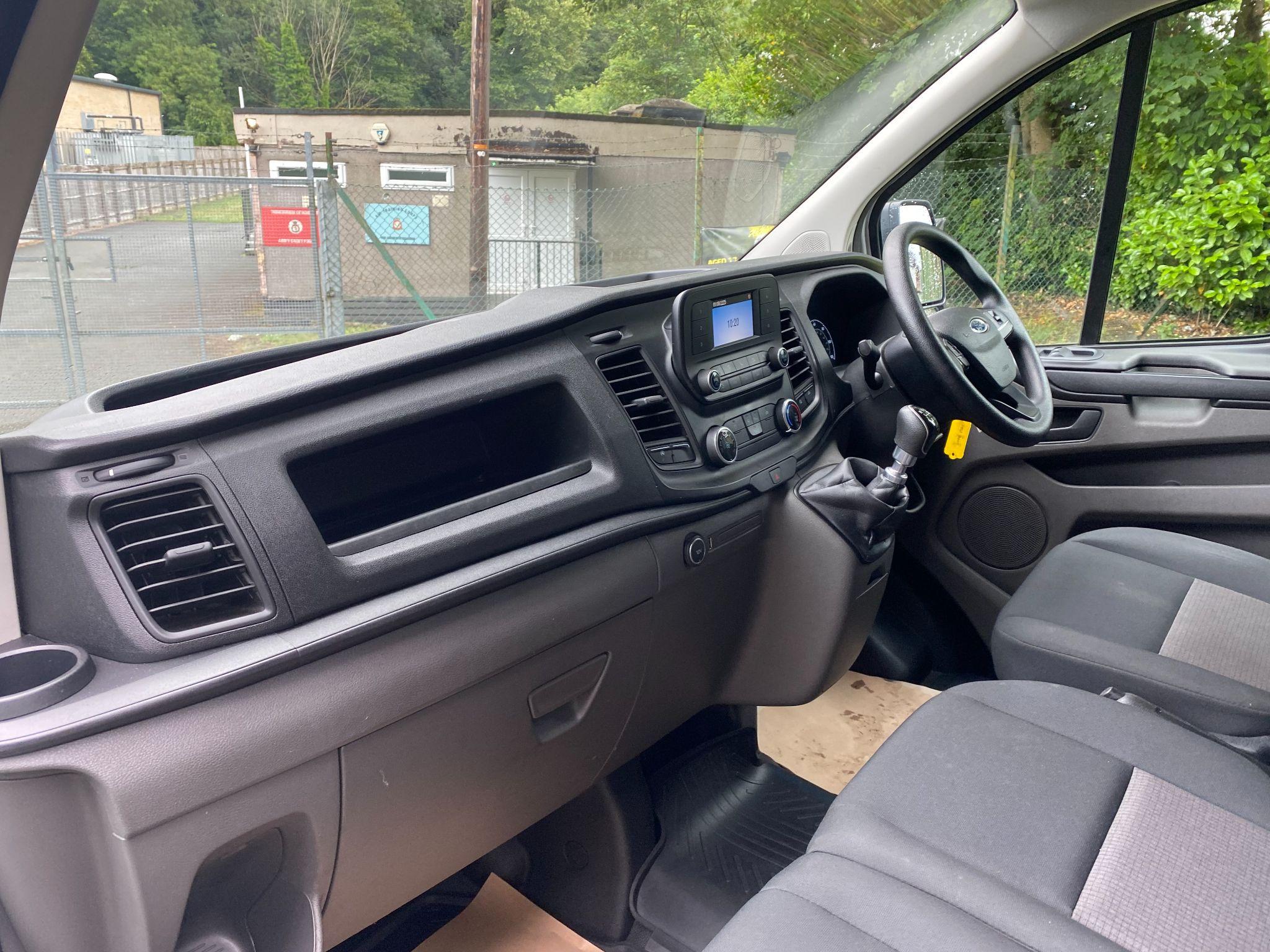 Ford Transit Custom 2.0 300 EcoBlue Leader L2 H1 Euro 6 (s/s) 5dr 5dr Manual 2025