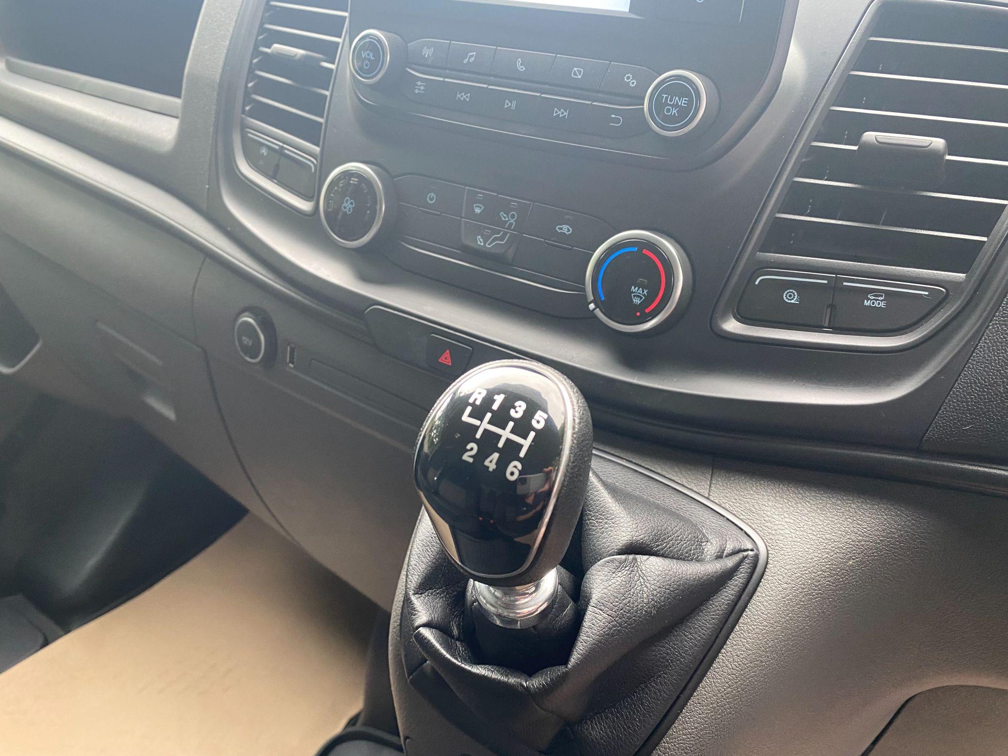 Ford Transit Custom 2.0 300 EcoBlue Leader L2 H1 Euro 6 (s/s) 5dr 5dr Manual 2025