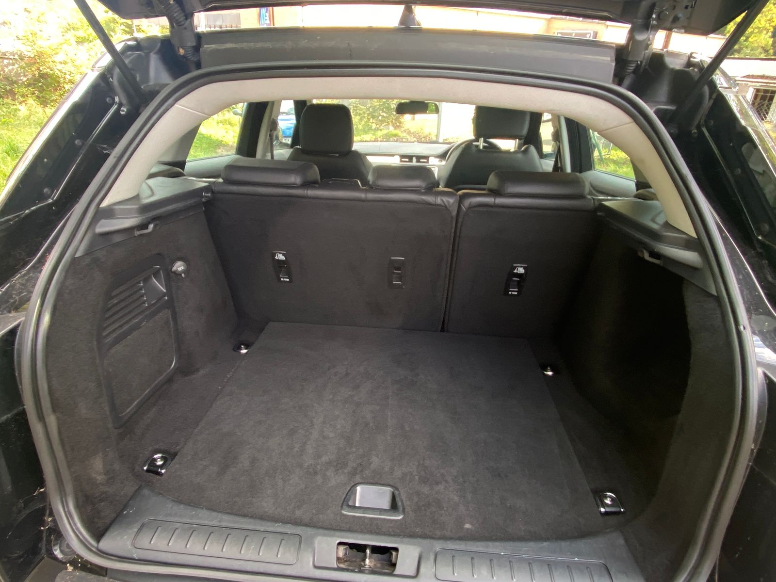 Land Rover Range Rover Evoque 2.0L SE eD4 SUV 5dr Diesel Manual Euro 6 (148 bhp) 5dr Manual 2025