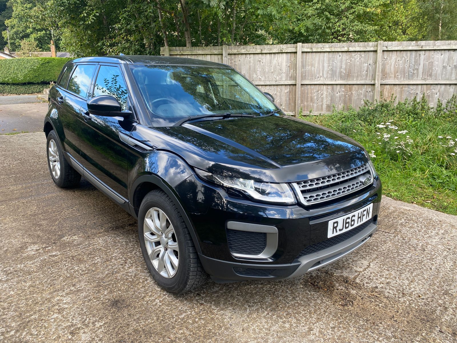 Land Rover Range Rover Evoque 2.0L SE eD4 SUV 5dr Diesel Manual Euro 6 (148 bhp) 5dr Manual 2025