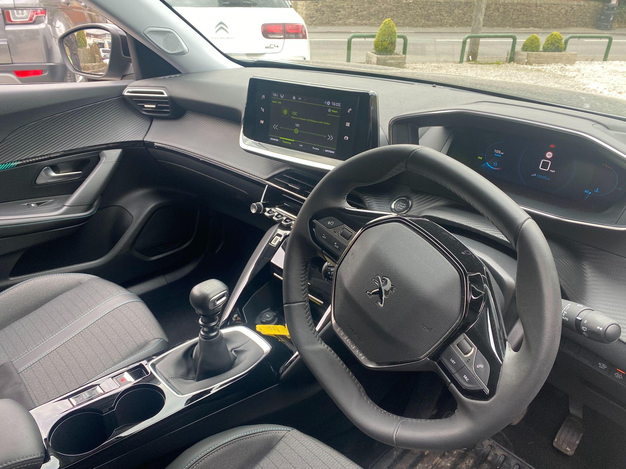 Peugeot 2008 1.2 PureTech Allure Premium Euro 6 (s/s) 5dr 5dr Manual 2025