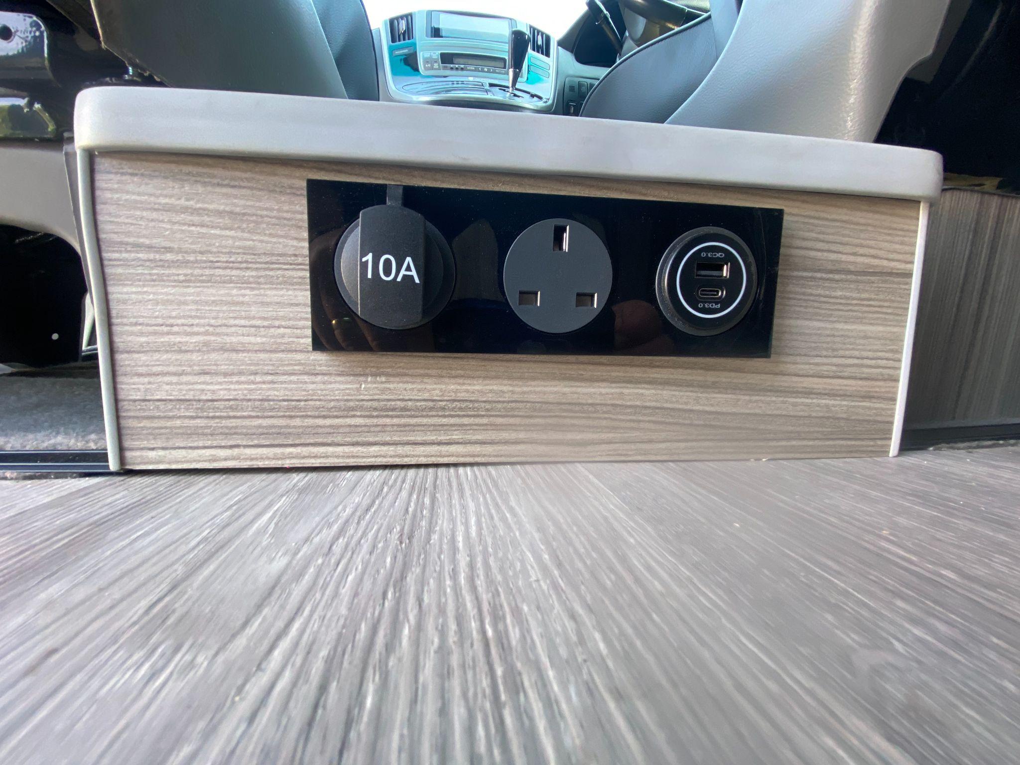 Toyota Alphard Toyota Alphard Campervan Conversion 5dr 2025